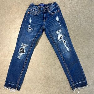 Girls Arizona Jean Co. skinny distressed jeans with sequin details size 6